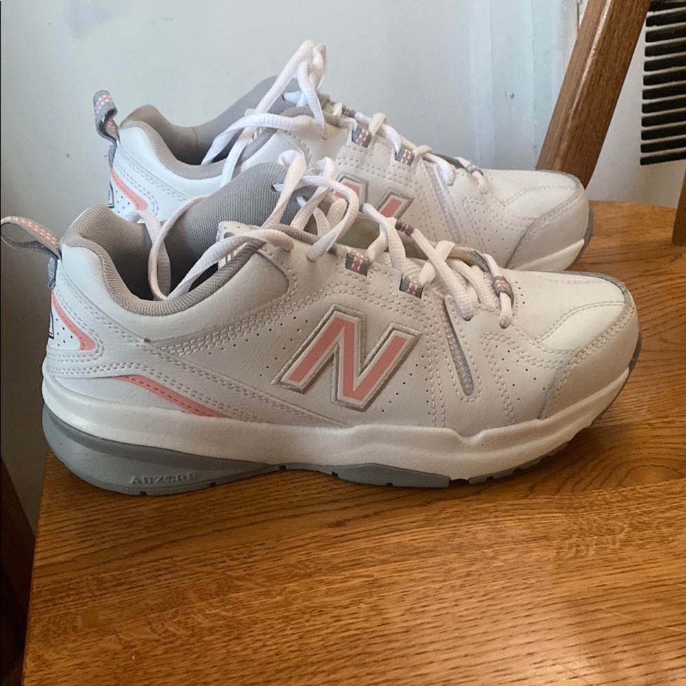 New Balance White and Pink Athletic Shoes with Supportive Midsole